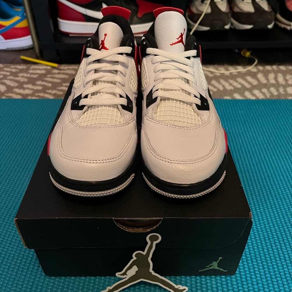 Jordan 4 Retro (PS) - Picture 2 of 6